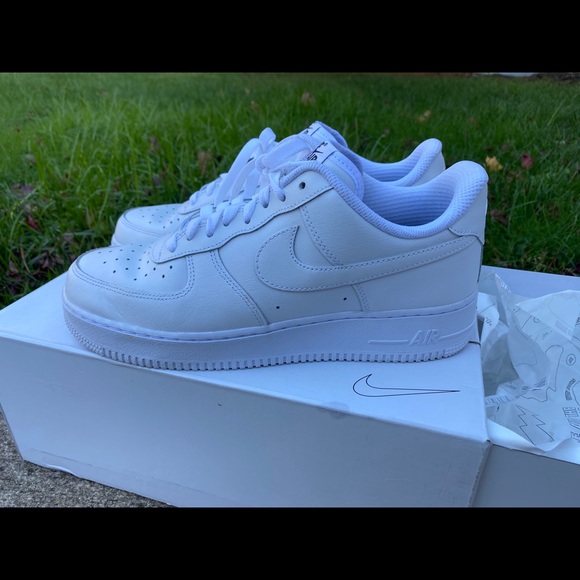 Nike Air Force 1 - Picture 2 of 7